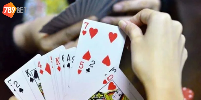 Trải nghiệm đánh bài tiến lên hiệu quả tại nhà cái 789Bet 2 Đánh bài tiến lên sự hấp dẫn từ chiến thuật đặc biệt