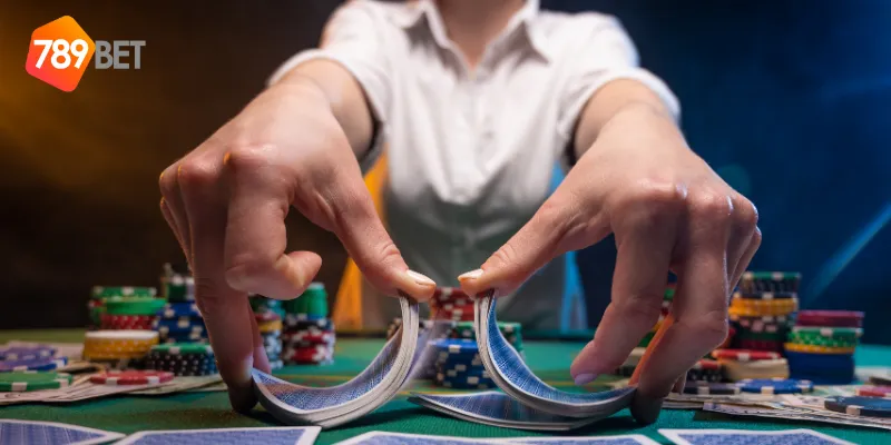 Khám phá sâm lốc - Trò chơi bài đầy chiến thuật của 789Bet 4 Giải thưởng hấp dẫn khi chơi game sâm lốc