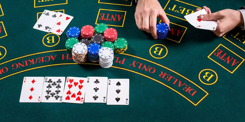 Poker Bịp: Chiêu Thức Bí Mật Giúp Bạn Làm Chủ Mọi Ván Bài 3 Bộ bài Poker bị đánh dấu để hỗ trợ người chơi